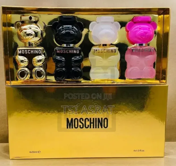 Moschino 4 in 1 Gift Set Gold1 Moschino 4 in 1 Perfumes Gift Set (Gold) For Unisex - Image 1